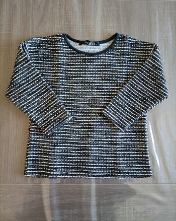 Pull noir et blanc filaments doré 6 ans