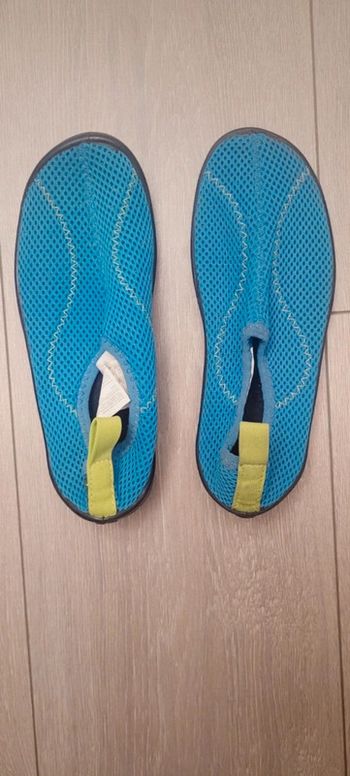 Chaussure plage, rivière piscine. Taille 32/33. Marque Decathlon