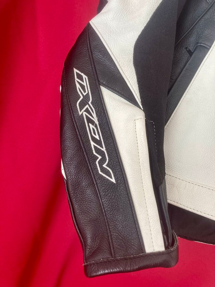 Cuir moto