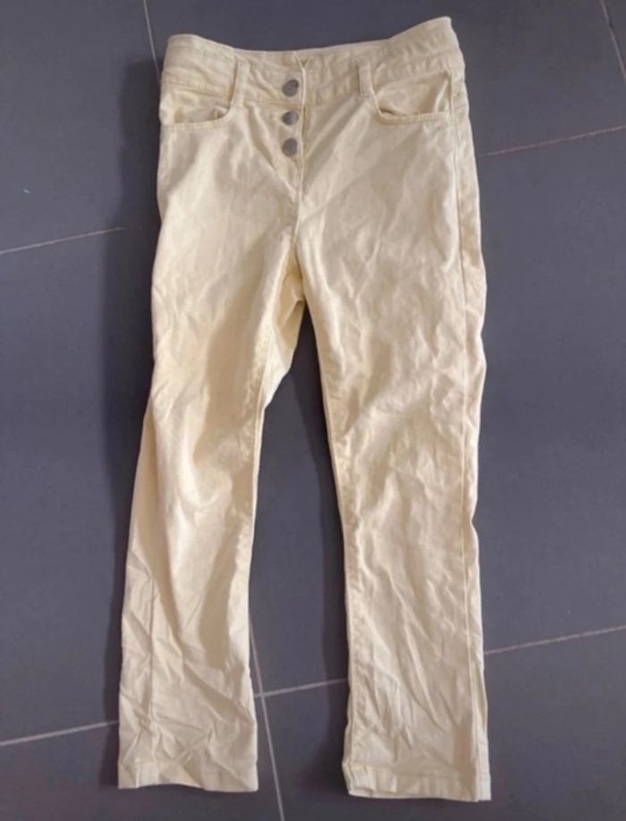 Pantalon 8 ans tape a l’oeil en très bon état