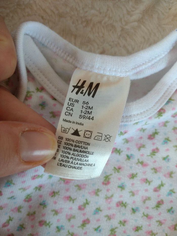 Body manches longues Fille 1/2 mois Fleurs H&M 100% coton - photo numéro 6