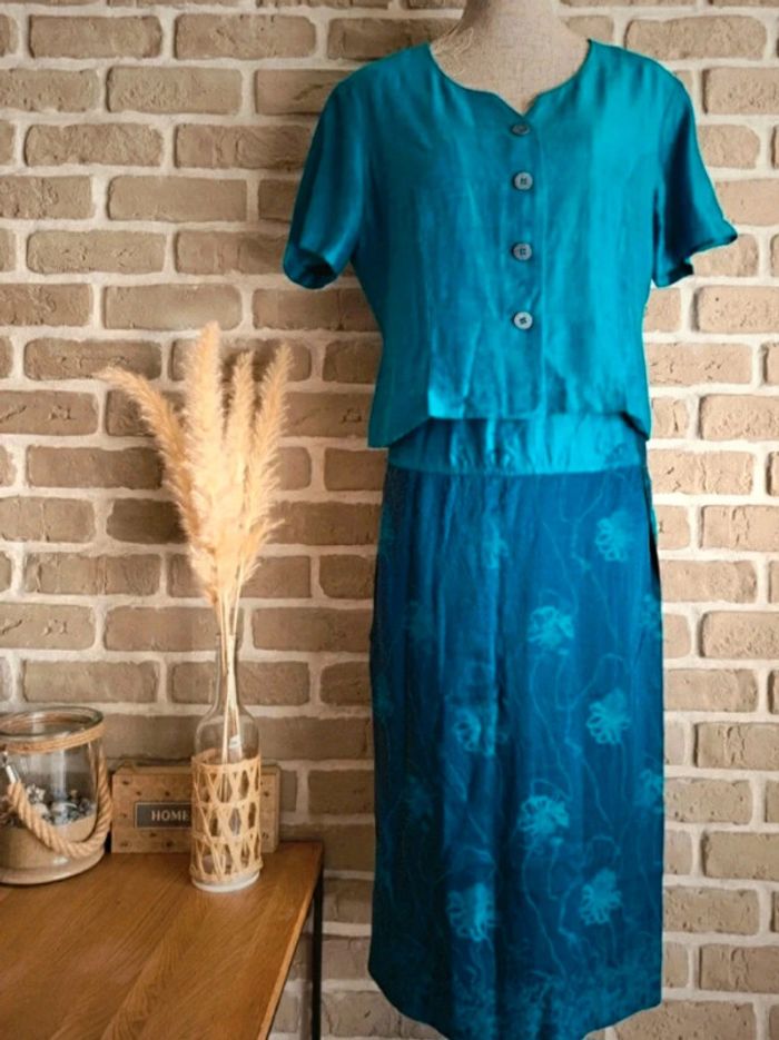 Ensemble tailleur chic et vintage années 80 haut et jupe bleu