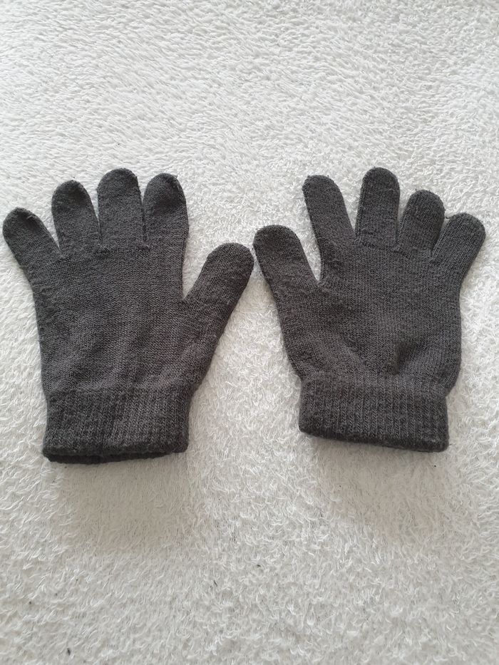 Paire de gants magiques gris