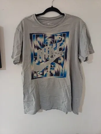 T-shirt nike