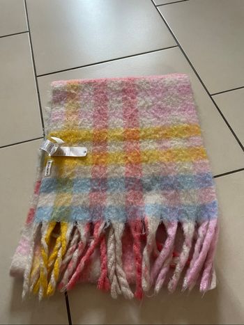 Écharpe cache cache