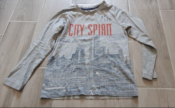 2 t-shirts 8 ans manches longues - photo numéro 3