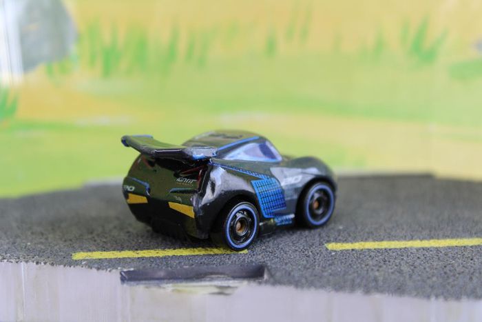 Disney Pixar mini racer Jackson Storm - photo numéro 5