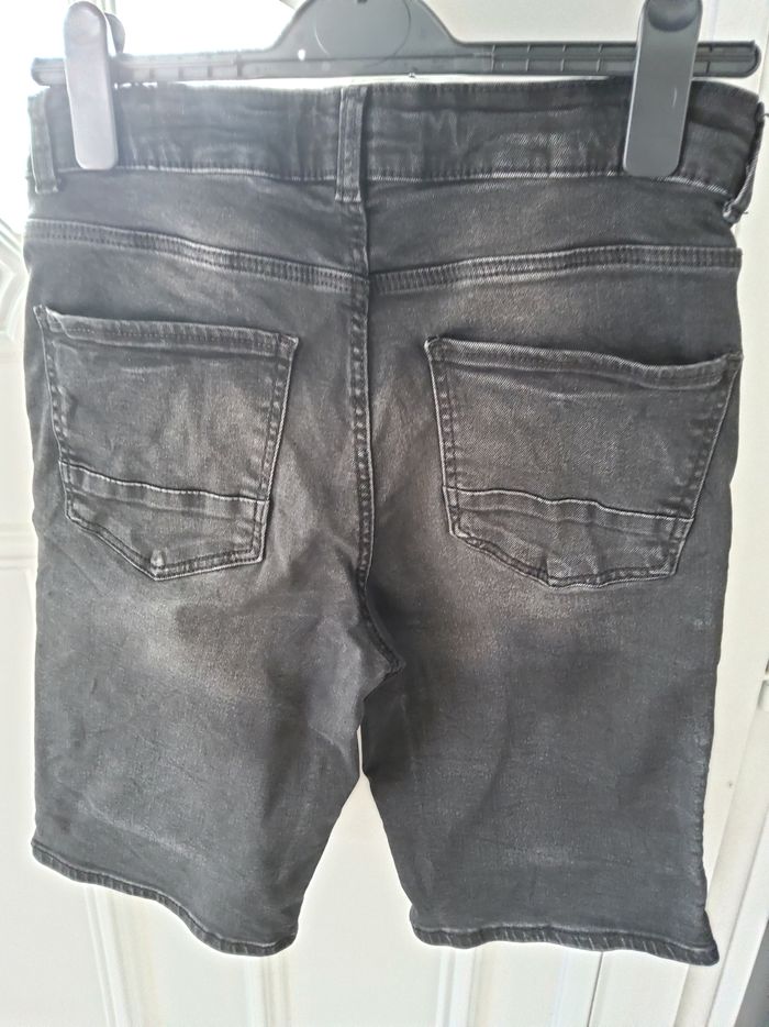 Bermuda noir - photo numéro 2