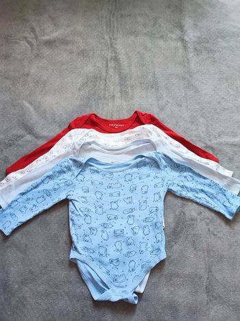 Lot de 4 bodies 3 ans (98)