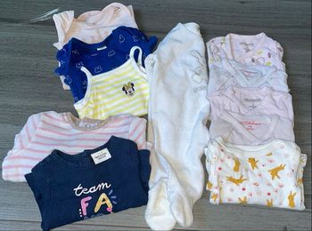 Lot vêtement bébé fille hiver taille 1 mois 