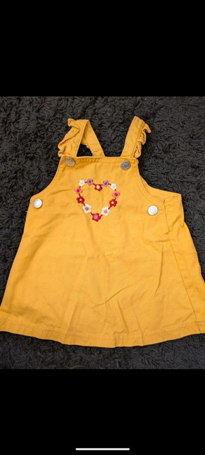 Lot robe salopettes jaune moutarde, rouge rose  12m - photo numéro 7