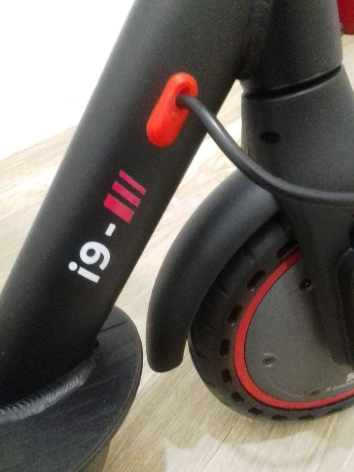 Trottinette électrique  neuve première main jamais été utilisée 500 watt  35 km/h 90 km d'autonomie - photo numéro 10