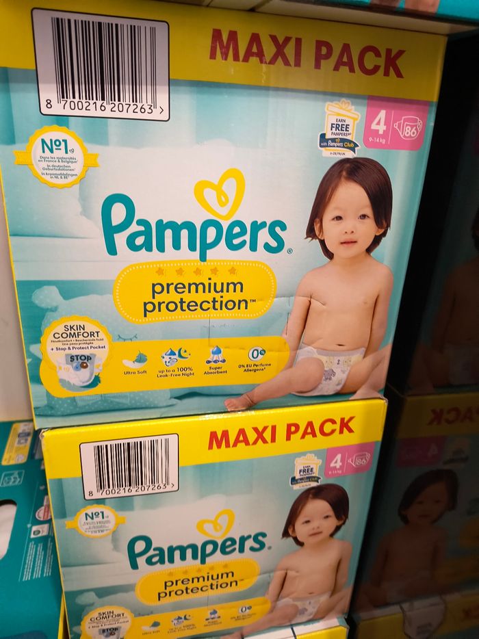 2 paquets de couche Pampers 45€