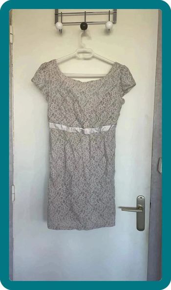 Robe blanc cassé