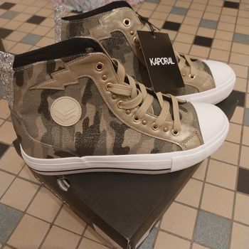 Baskets tatoo kaporal neuves dans sa boîte Pointure 41 acheté 65 euros