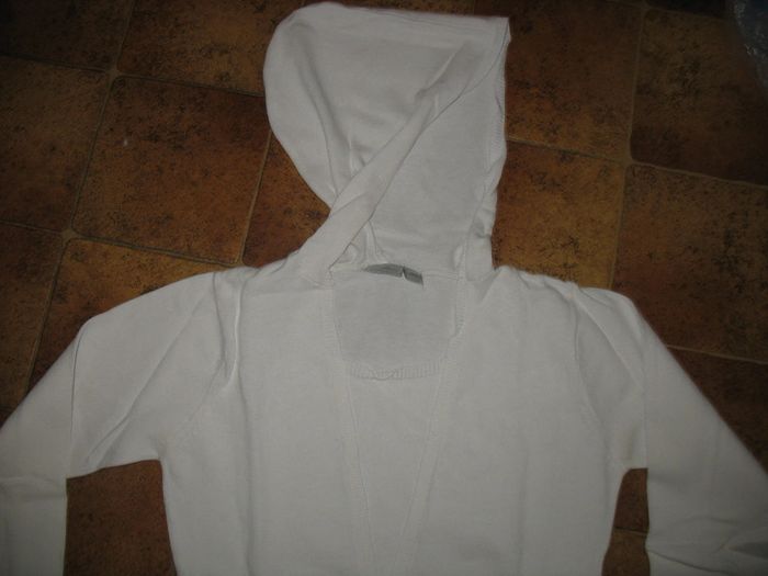 PULL FIN BLANC A CAPUCHE FILLE "KIABI KIDS" - 16 ANS - n°01 - photo numéro 2