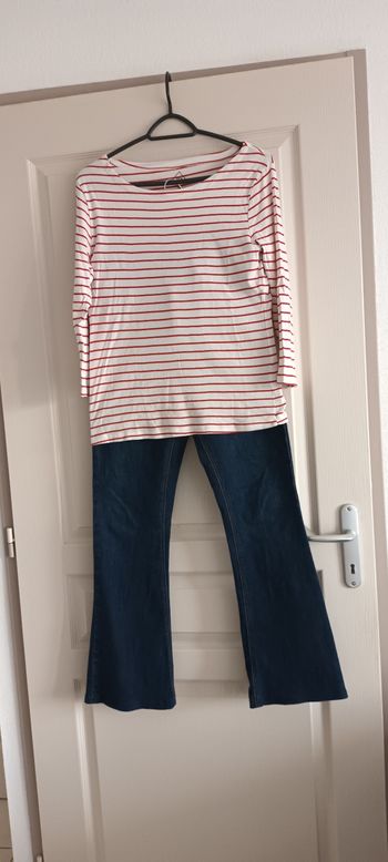 Jean Creeks  et tee-shirt rayé.