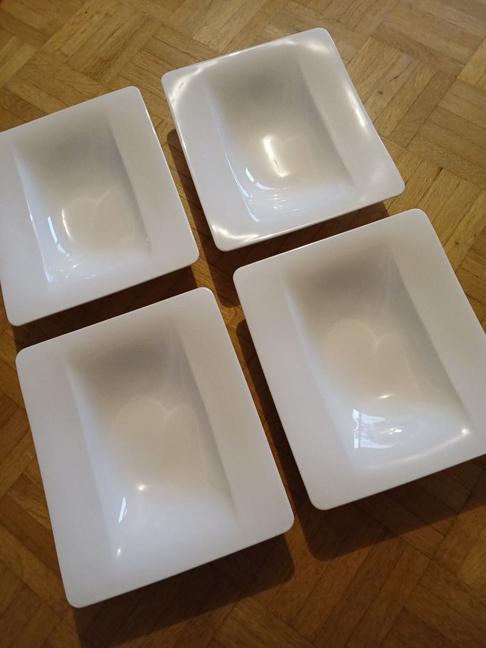Assiettes en porcelaine