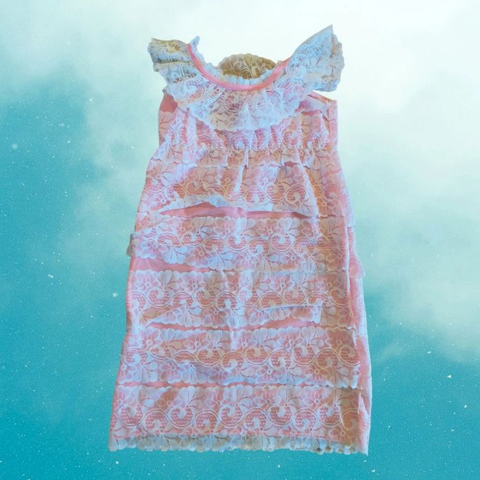 Robe de cérémonie rose à de telles blanches