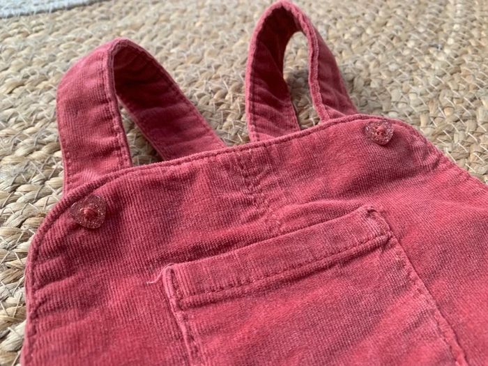 Robe salopette velours rose framboise TAO tape a l’œil 12 mois - photo numéro 4