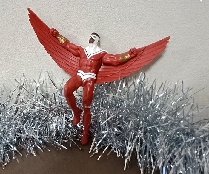 Figurine faucon rouge Marvel