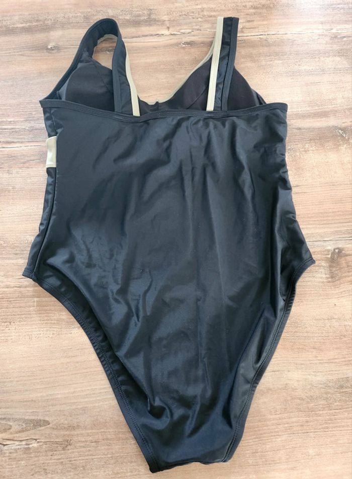 Maillot de bain 1 pièce noir et kaki excellent état taille 42 Fashion private company - photo numéro 2