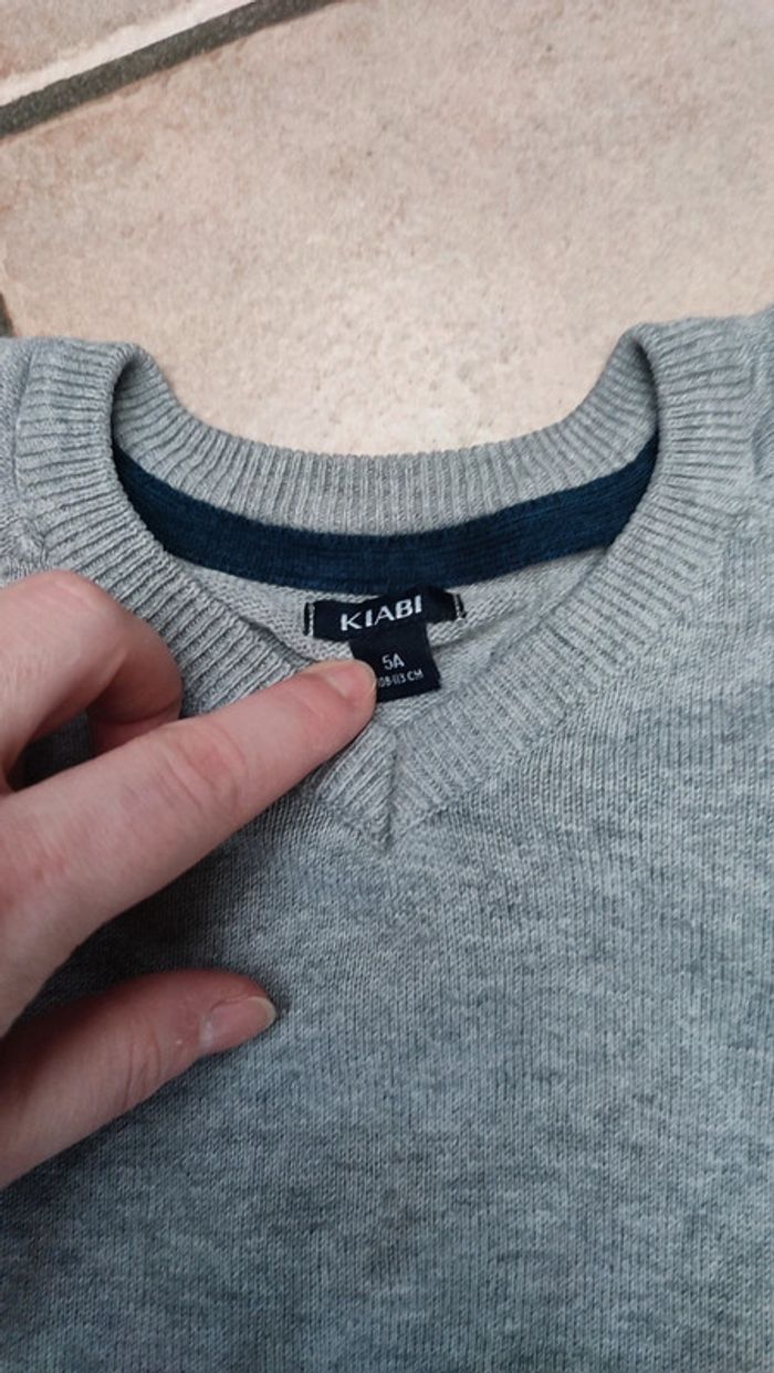 Pull V gris - photo numéro 2