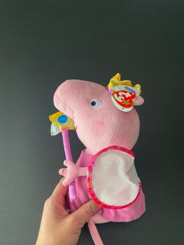 Peluche peppapig - photo numéro 2