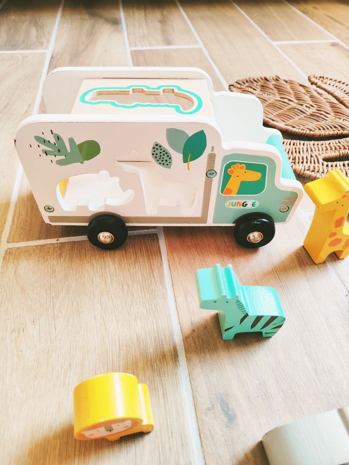 🦒Camion véhicule safari en bois avec animaux à encastrer marque Vertbaudet - photo numéro 6