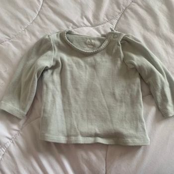 T-shirt manche vert  longue taille 2-3 mois