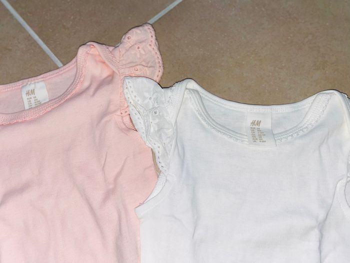 Lot de bodies 6 mois / 68cm - photo numéro 2