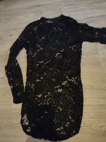 Haut manches longues en dentelle noire neuf