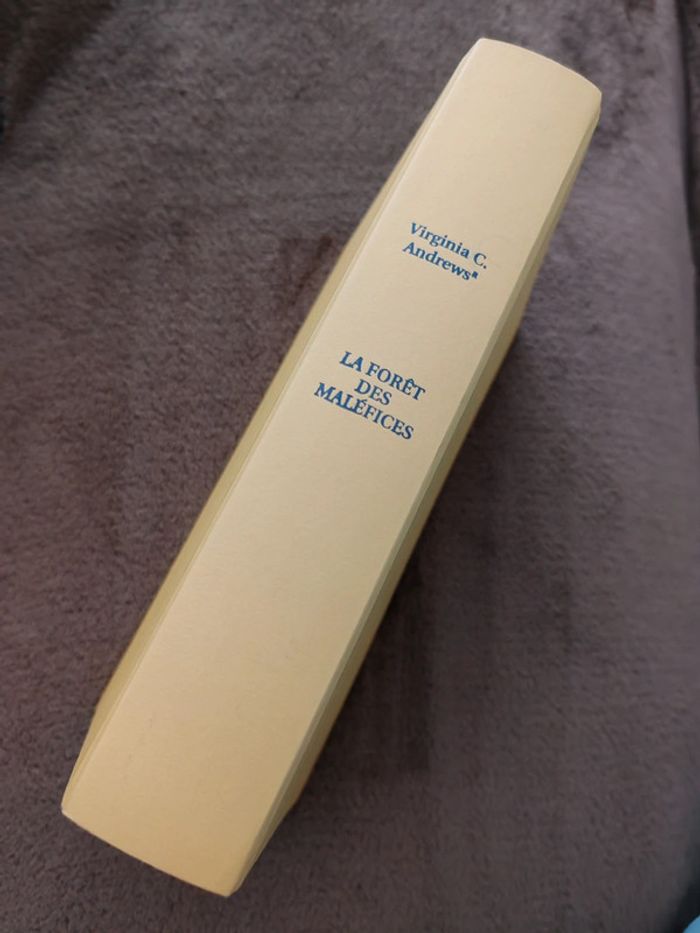 Virginia C. Andrews 🌸 La forêt des maléfices - photo numéro 3