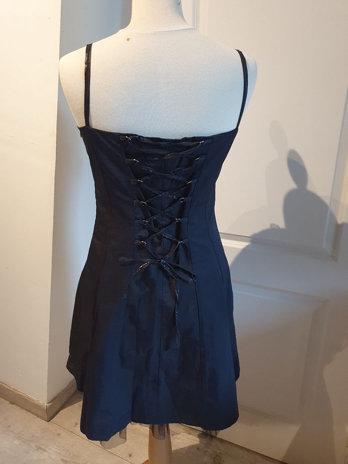 Robe pour les fêtes de fin d'année. - photo numéro 2