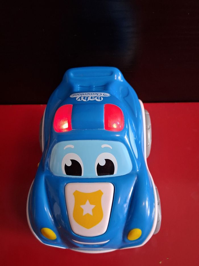 Voiture de police sonore et lumineux de baby clementoni
