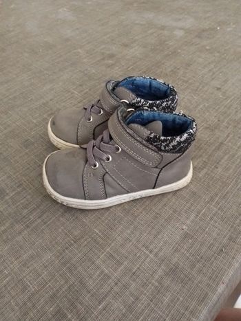 Chaussures montantes grises