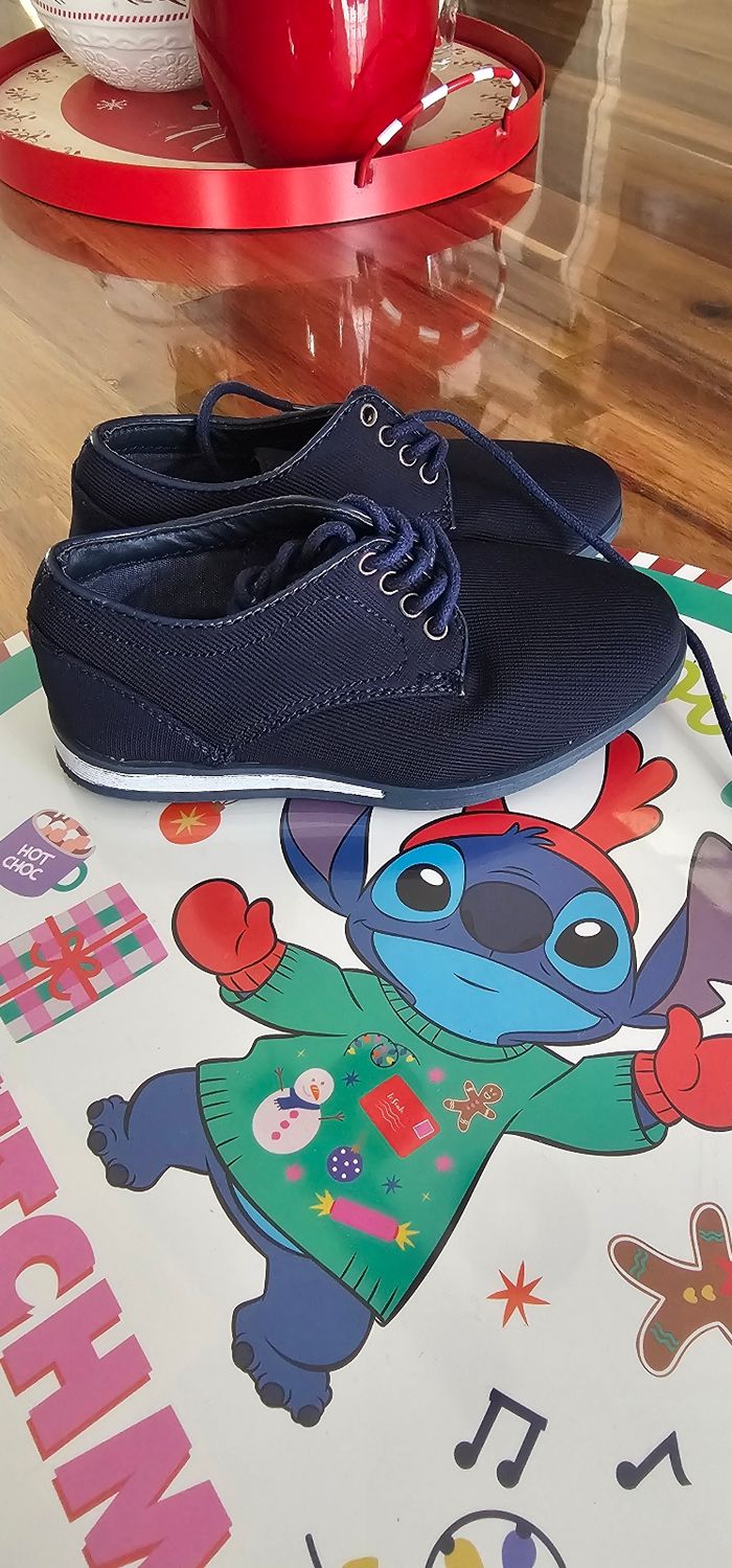 Chaussures de cérémonie porté 1 fois
Bleu marine La Halle Taille 25 - photo numéro 2