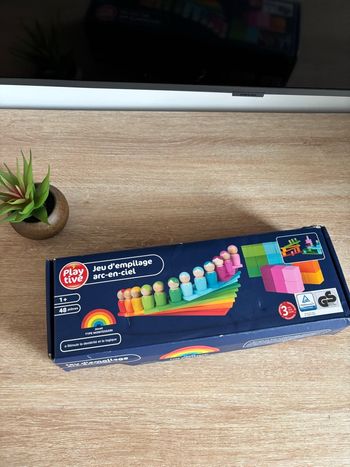 Jeu d’empilage arc en ciel en bois type montessori
