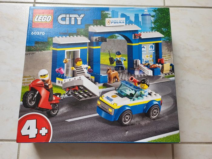Lego 60370 la course poursuite au poste de police