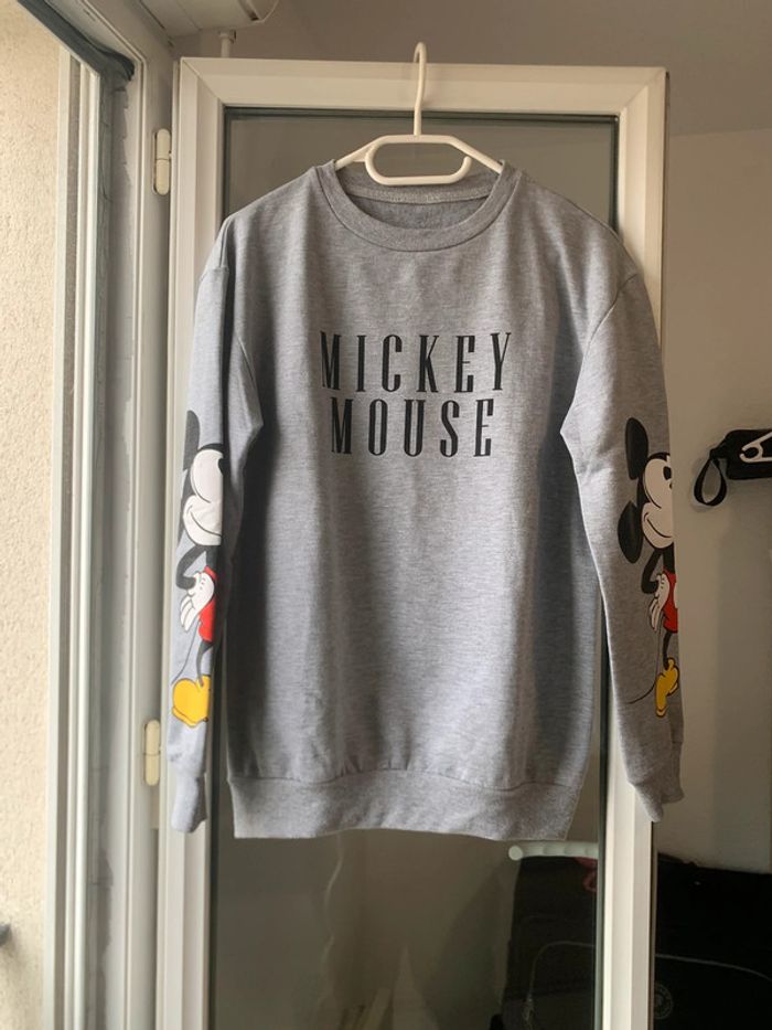Pull Mickey Mouse gris - photo numéro 2