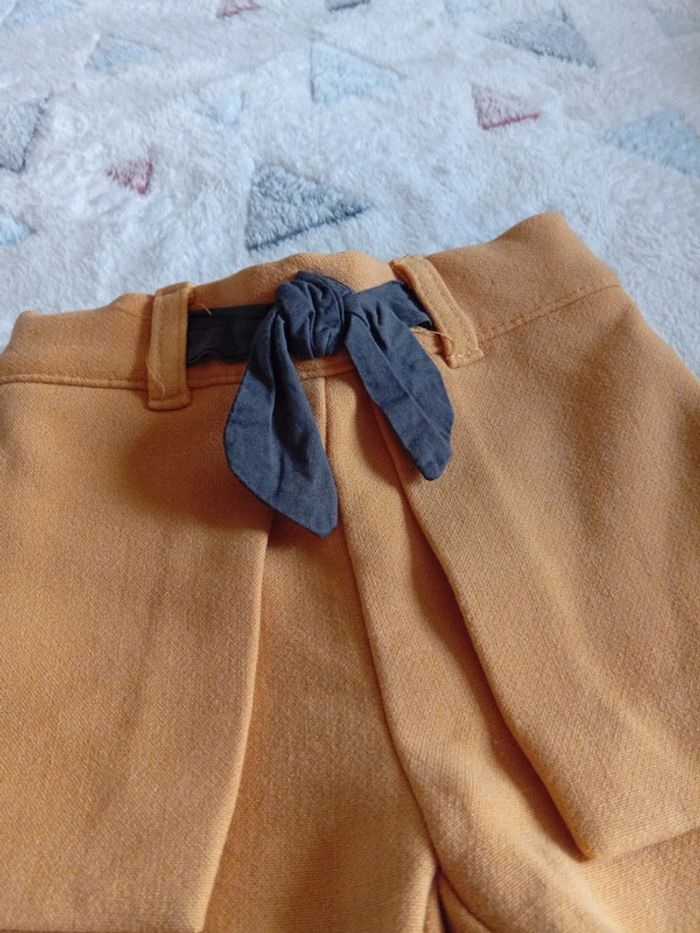 Short moutarde - photo numéro 3