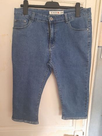 Pantacourt en jean bleu strassé, marque X-MAX, taille 44