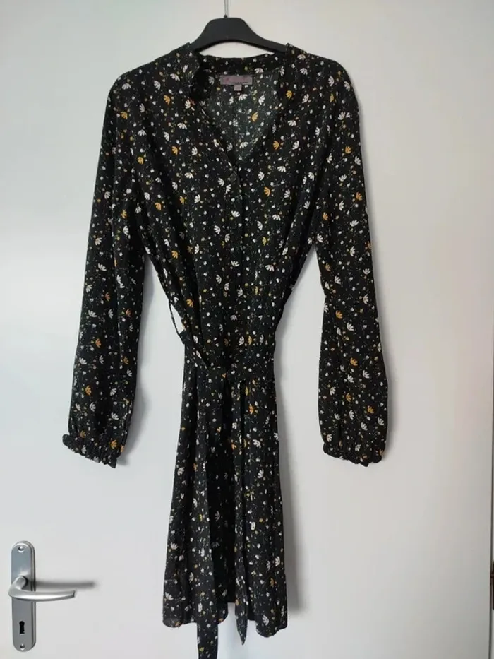 Robe fleuris avec ceinture T 40 - photo numéro 3