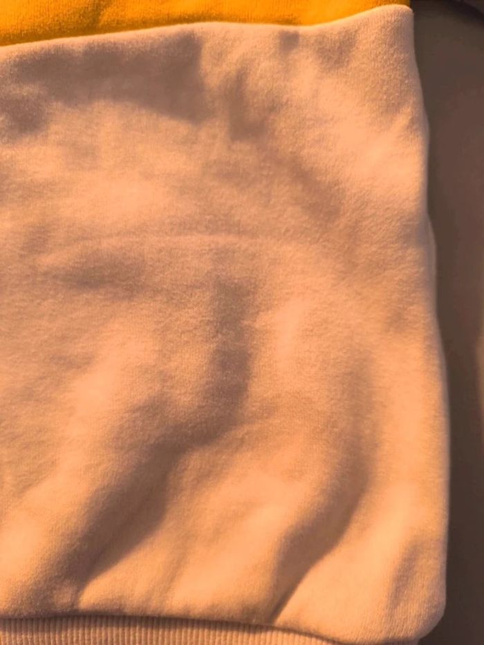 Sweat blanc et jaune moutarde, motif tête de lion - photo numéro 5