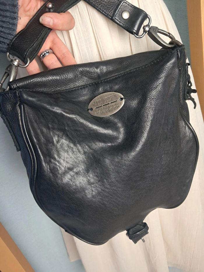 Ikks sac à main bandoulière besace en cuir noir - photo numéro 8