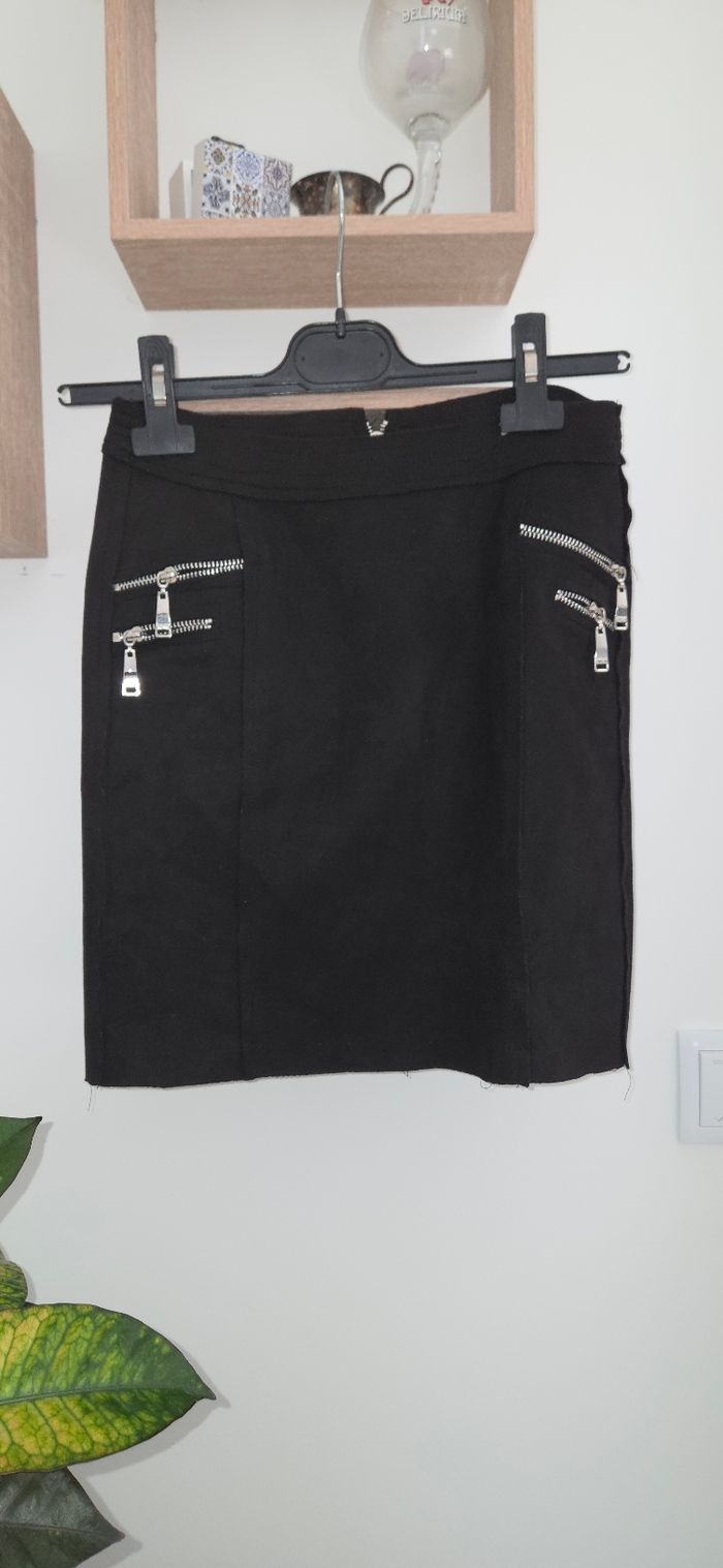 Jupe noir suédine taille S neuve sans etiquette