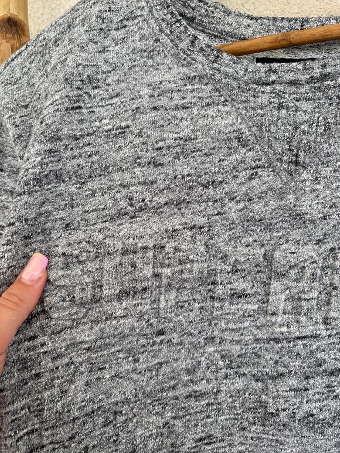 pull gris superdry taille XS - photo numéro 2