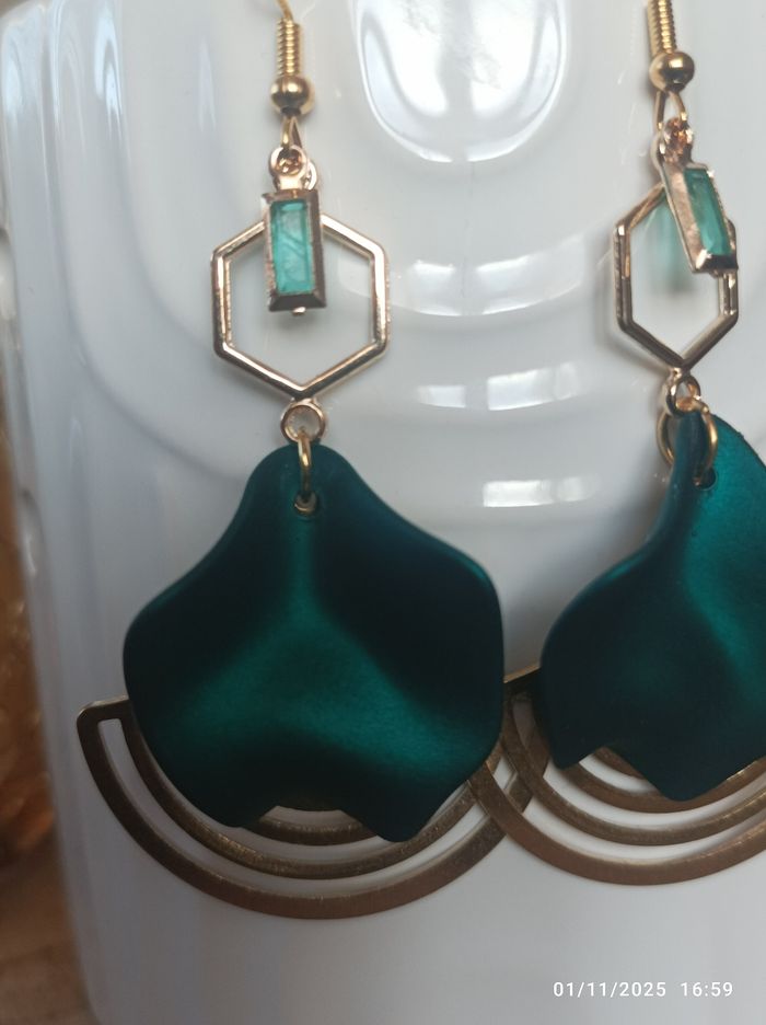 🌺 Boucles d'oreilles doré & verte - photo numéro 2