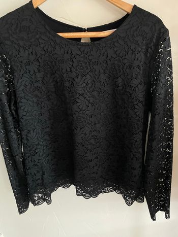 Haut noir dentelle 
