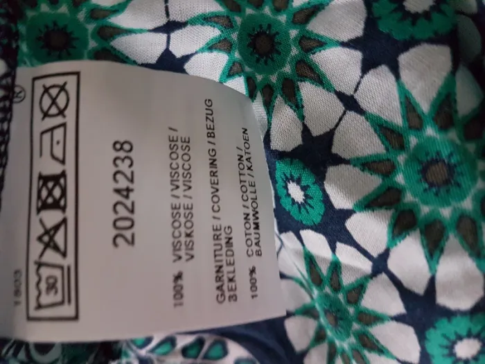 Haut fluide vert imprimé Taille 46 - photo numéro 7